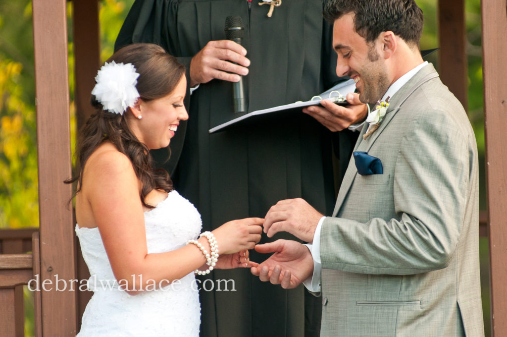 Hickory Ridge Golf and Country Club Wedding Photography outdoor ceremony